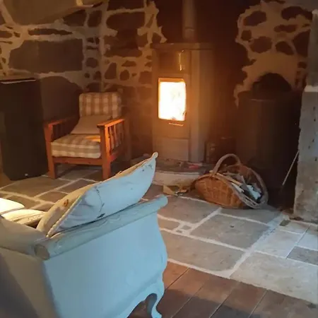Nyaraló Un Paisible Et Frais, Piscine A 3 Mins *